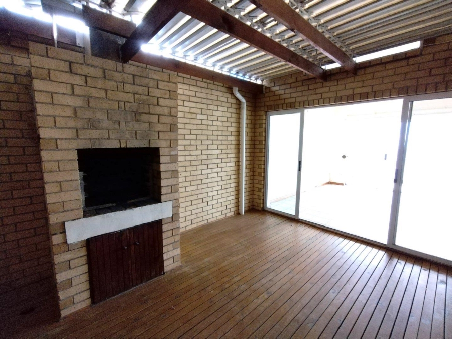 3 Bedroom Property for Sale in Wavecrest Eastern Cape